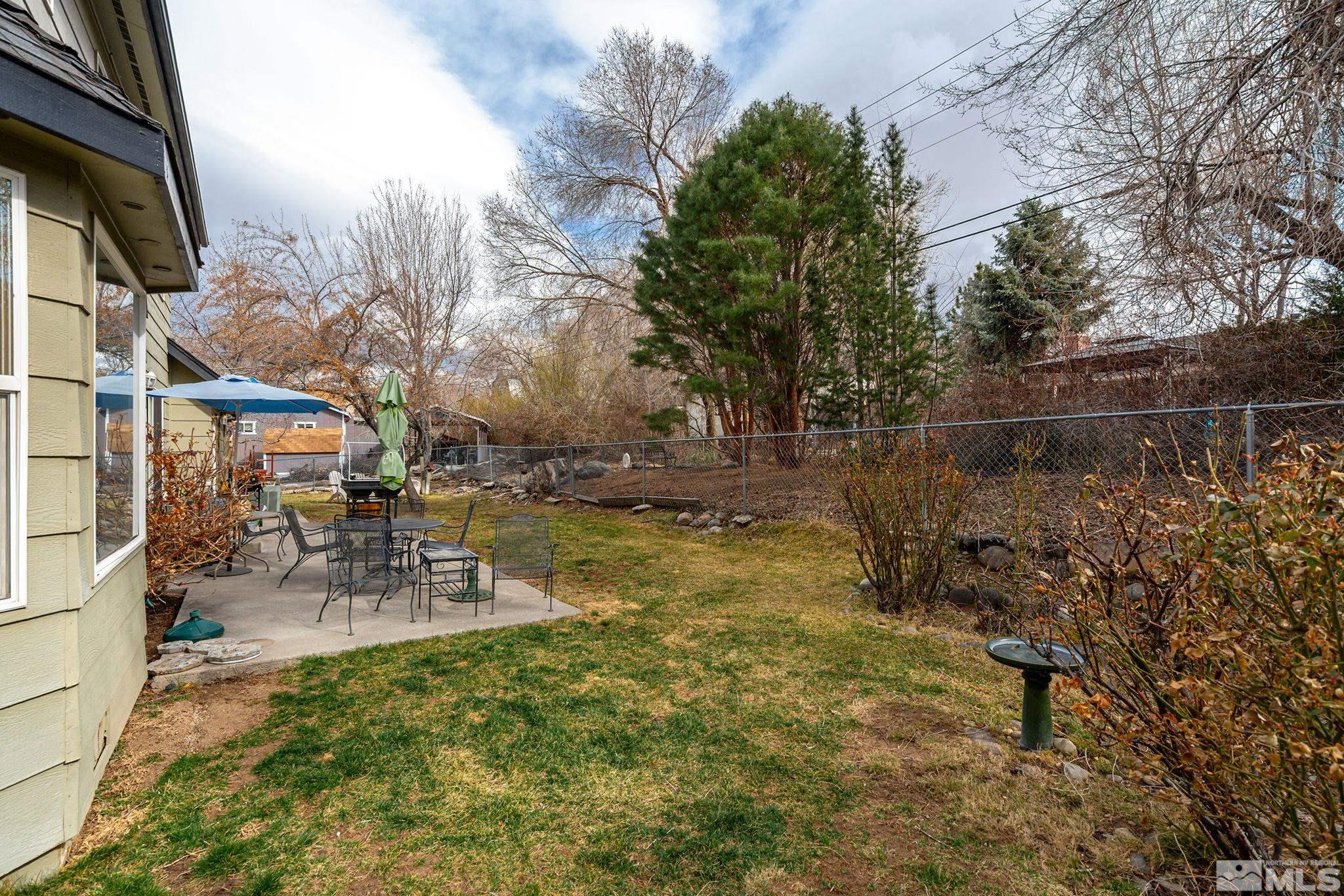 3160 Knight Road Reno, NV 89509 - Photo 22 of 39 a view of a yard with a fountain