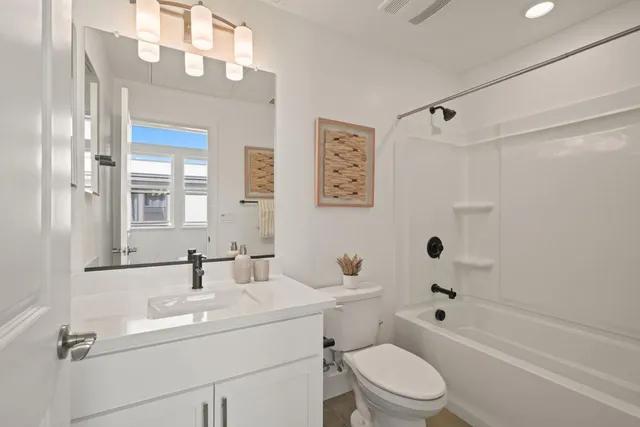 $1,298,000 | 176 Waters Park Circle, San Mateo, CA 94403