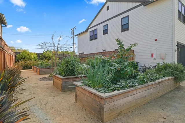 $1,298,000 | 176 Waters Park Circle, San Mateo, CA 94403