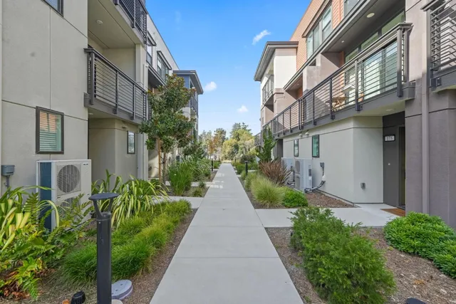 $1,298,000 | 176 Waters Park Circle, San Mateo, CA 94403