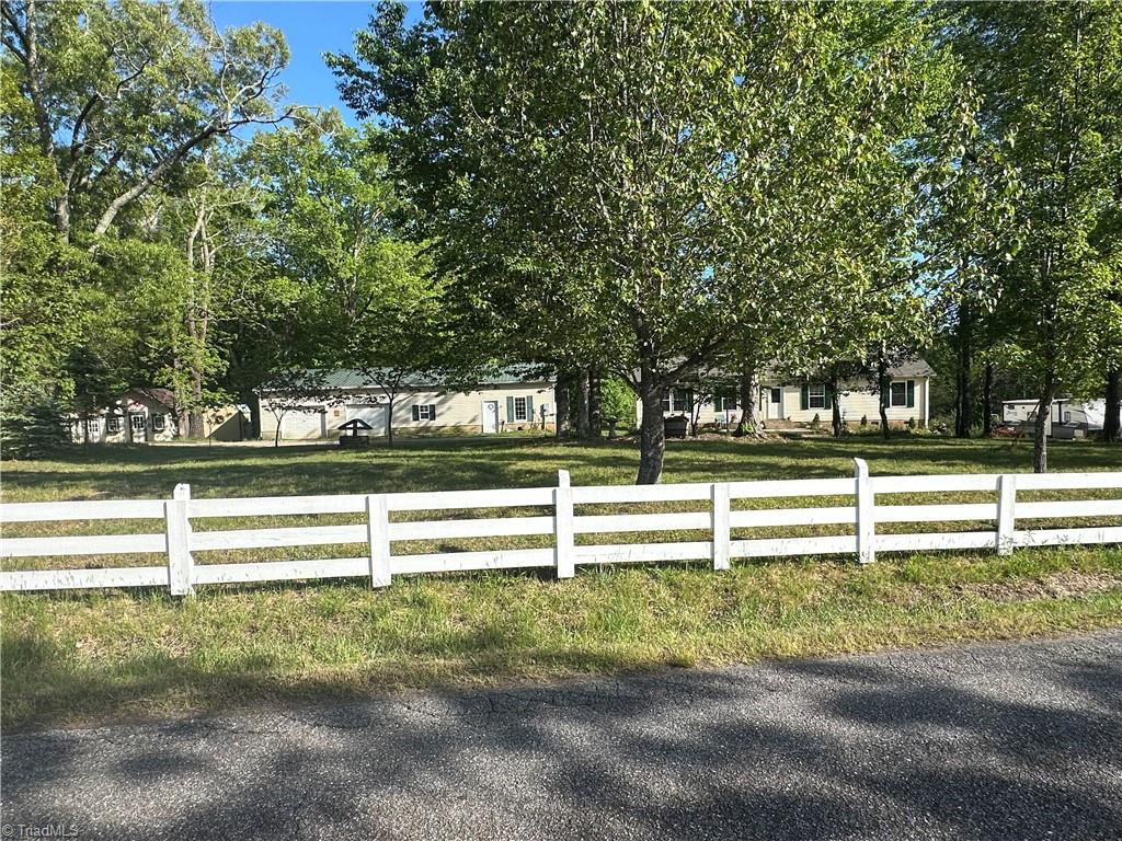 4842 Hatchers Chapel Road Stuart, VA 24171 - Photo 4 of 36