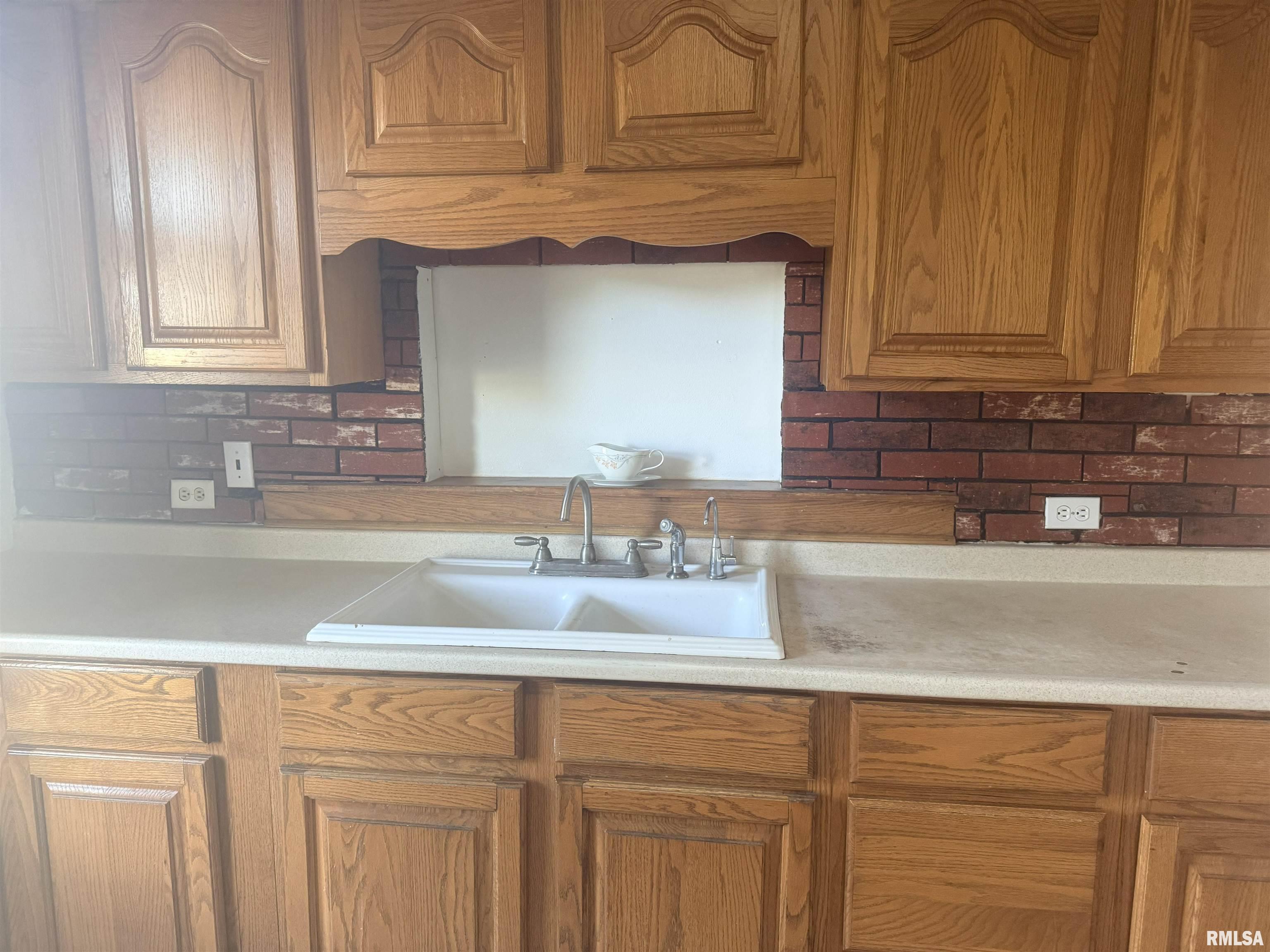 9721 East Lasswell Road Cuba, IL 61427 - Photo 7 of 28