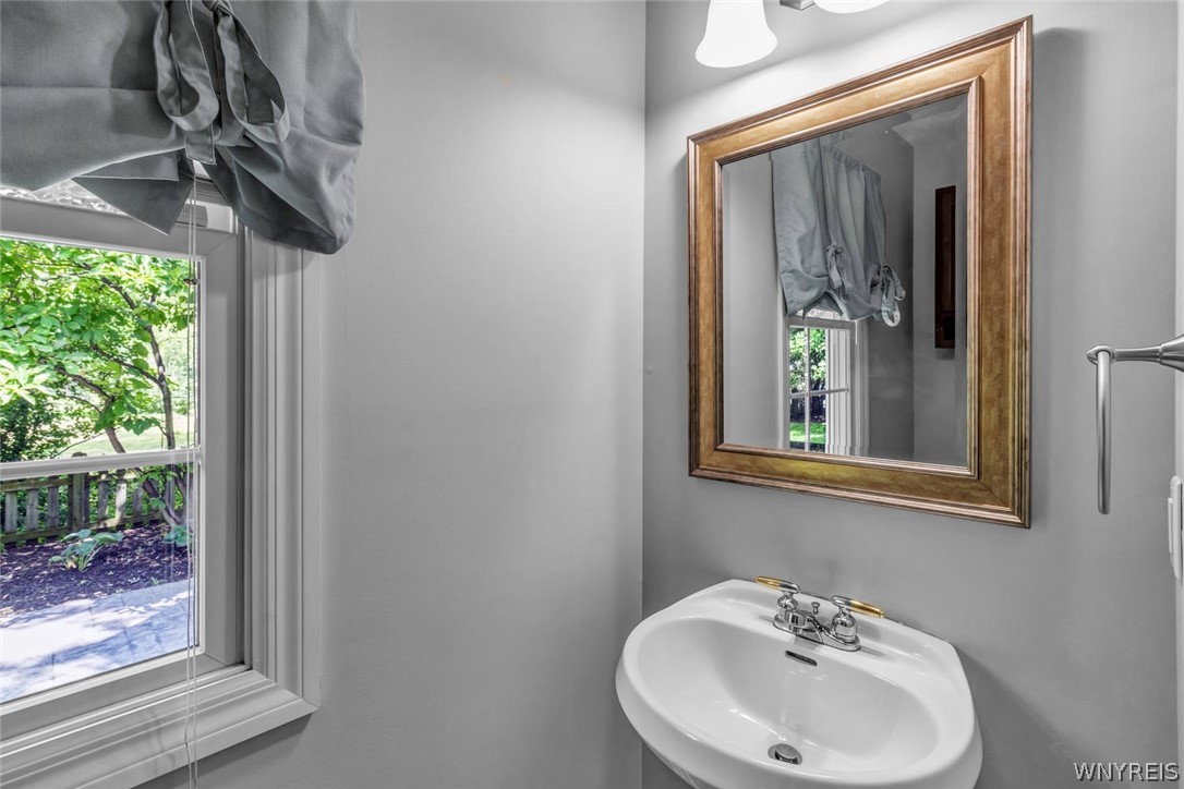 2 Wik Street Amherst, NY 14221 - Photo 11 of 31