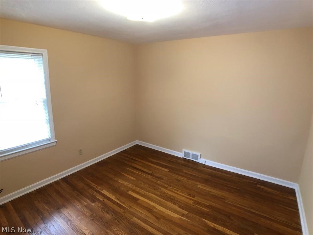 1603 Sheffield Road Cleveland, OH 44121 - Photo 20 of 34