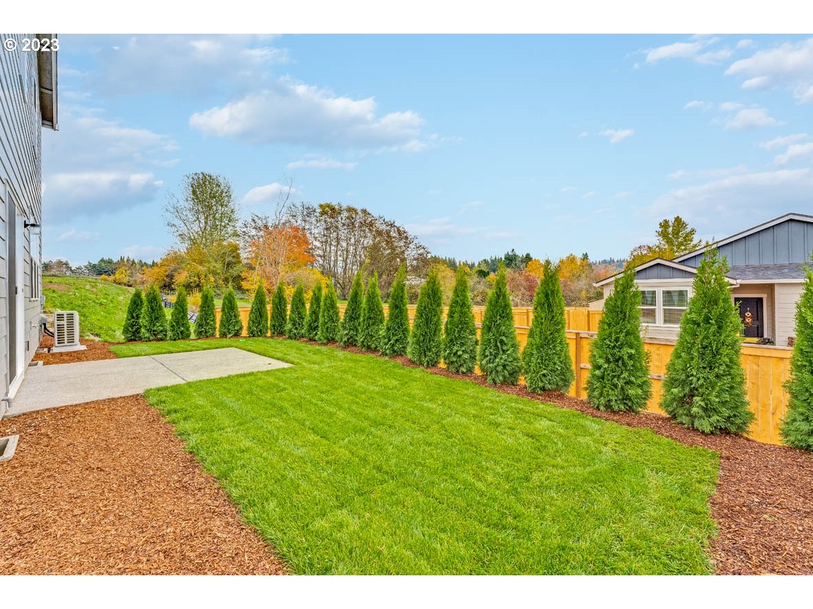5629 Earth Street Northeast Dallas, OR 97338 - Photo 32 of 35 a view of a garden