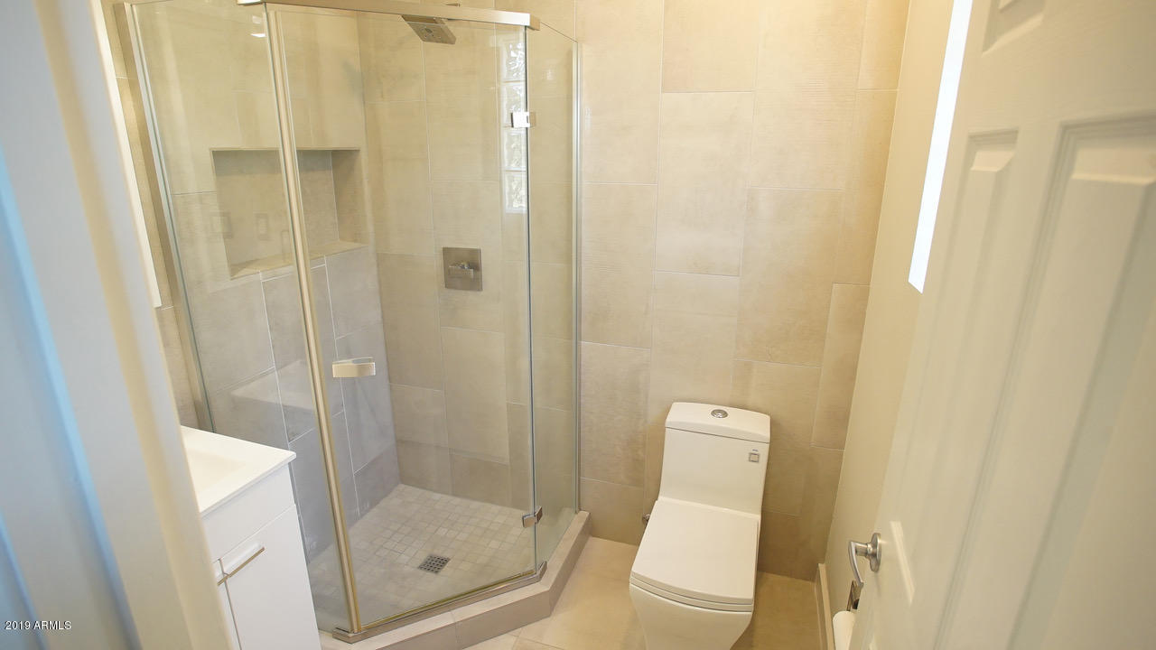 1734 East Mountain View Road Phoenix, AZ 85020 - Photo 8 of 16 20