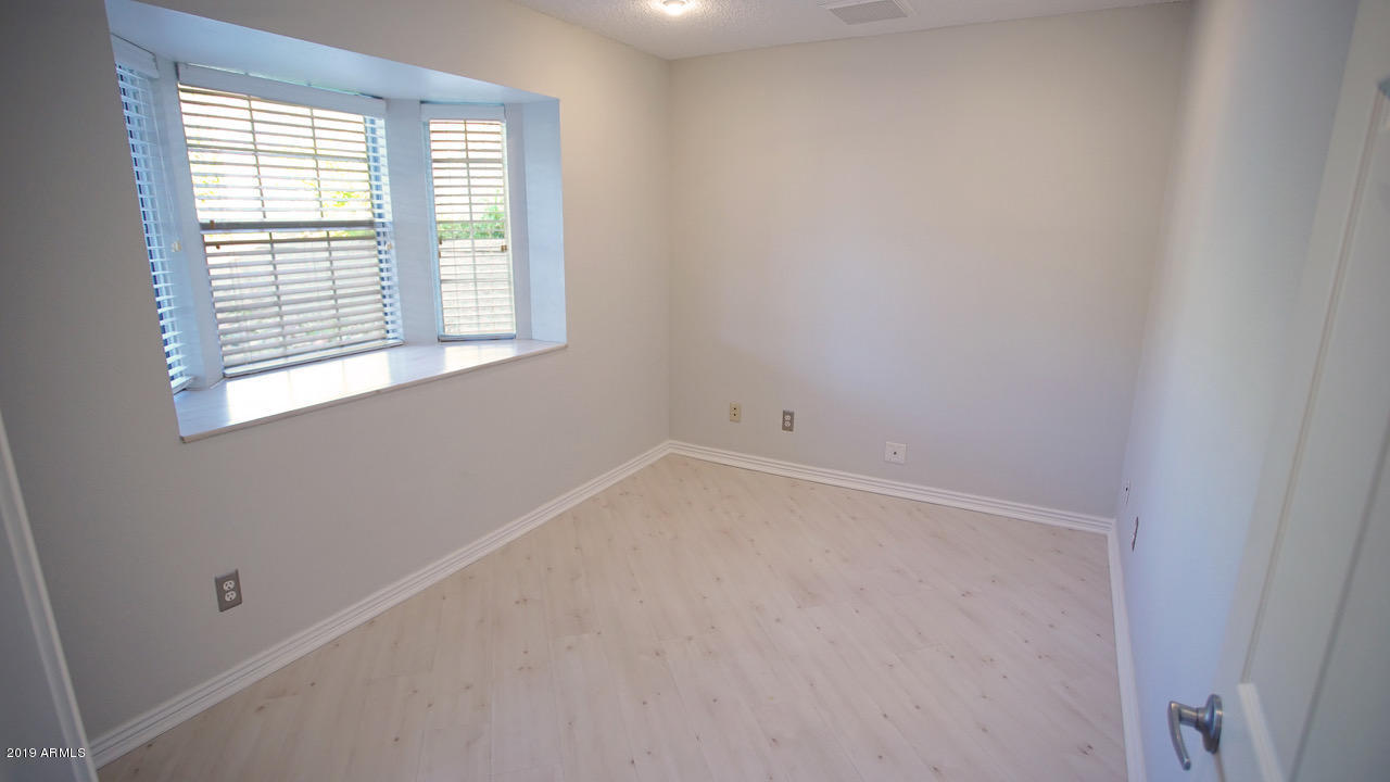 1734 East Mountain View Road Phoenix, AZ 85020 - Photo 9 of 16 16