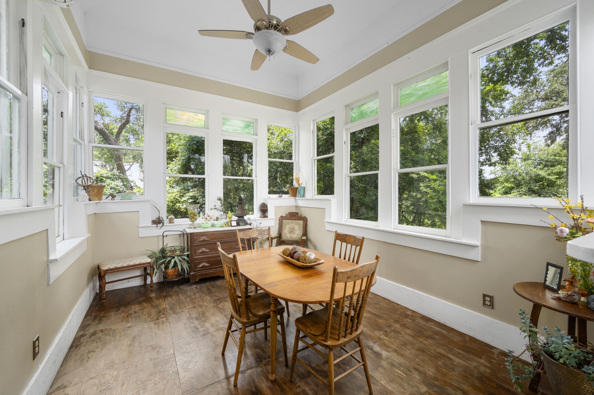 1118 Prairie Street Columbus, TX 78934 - Photo 25 of 34 a view of a dining room with furniture window and outside view