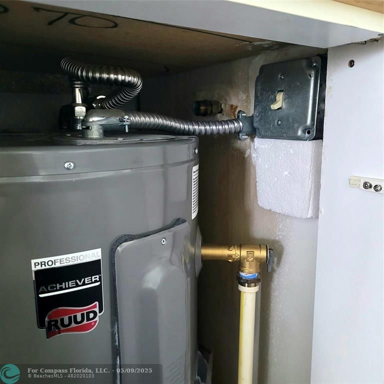 4070 Exeter Boca Raton, FL 33434 - Photo 19 of 59 a close view of refrigerator