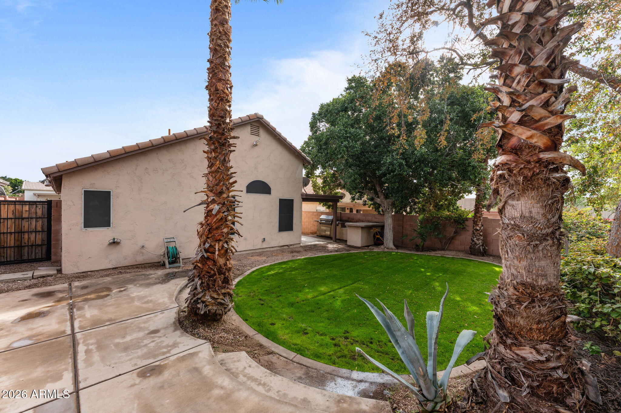 20220 North 9th Street Phoenix, AZ 85024 - Photo 6 of 36 a front view of a house with garden