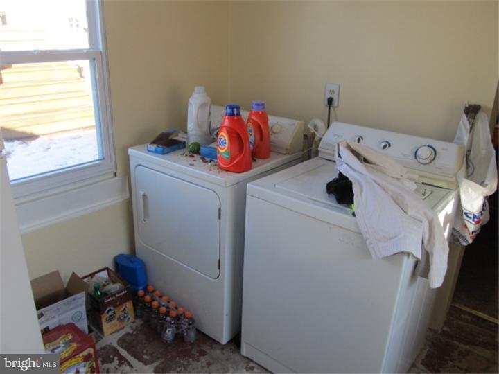 2711 Springhill Road Secane, PA 19018 - Photo 11 of 17 Laundry Room