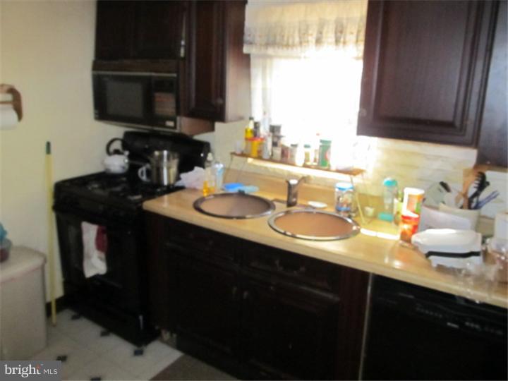 2711 Springhill Road Secane, PA 19018 - Photo 13 of 17 Kitchen