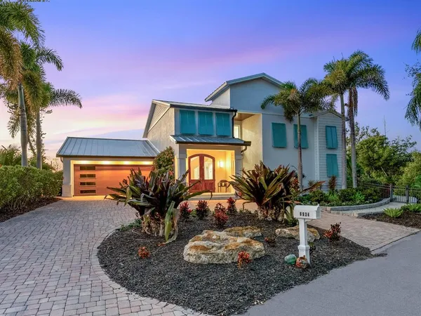 a view of a basketball court