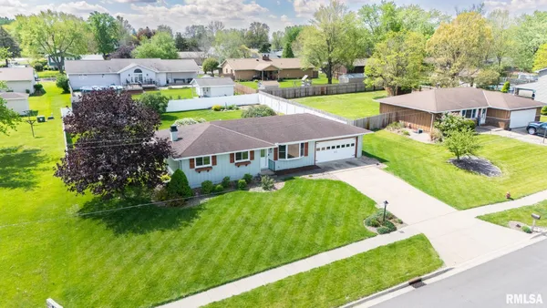 $305,000 | 1128 West Progress Street, Metamora, IL 61548