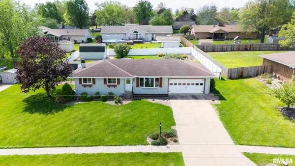 $305,000 | 1128 West Progress Street, Metamora, IL 61548