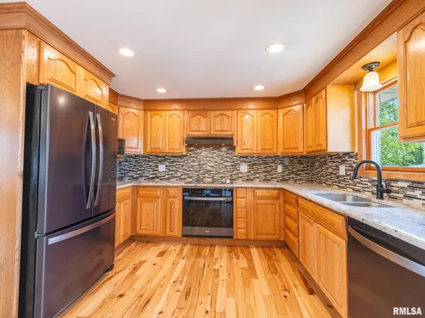 $305,000 | 1128 West Progress Street, Metamora, IL 61548