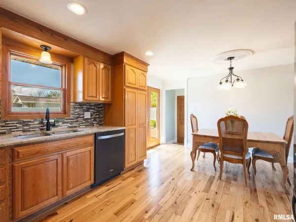 $305,000 | 1128 West Progress Street, Metamora, IL 61548