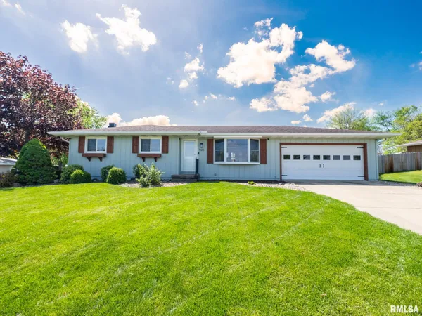 $305,000 | 1128 West Progress Street, Metamora, IL 61548