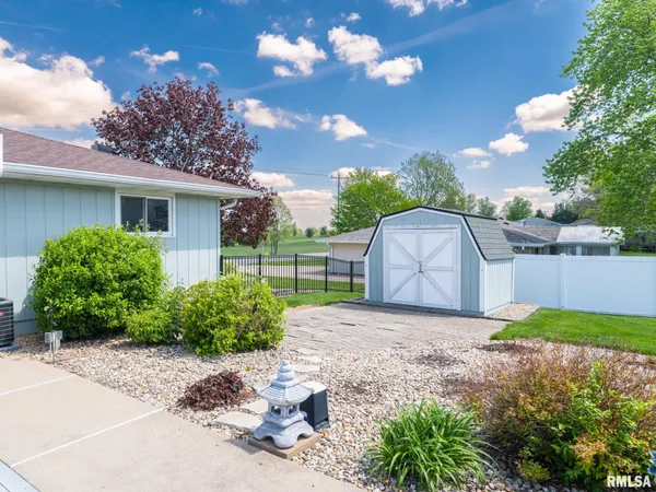 $305,000 | 1128 West Progress Street, Metamora, IL 61548