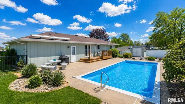 $305,000 | 1128 West Progress Street, Metamora, IL 61548