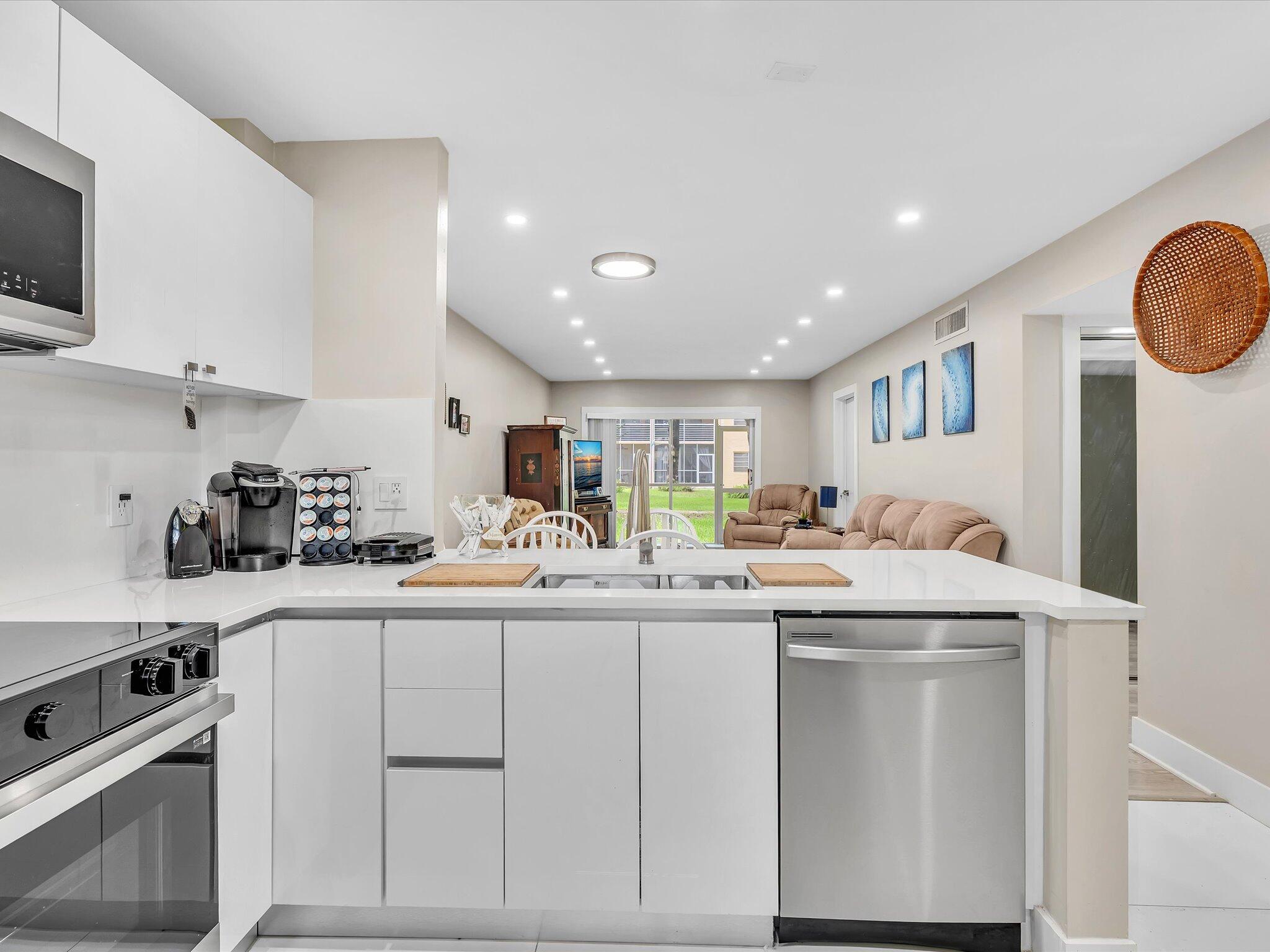 100 Ashbury Road, Unit 103 Hollywood, FL 33024 - Photo 11 of 39 11-FPP00051