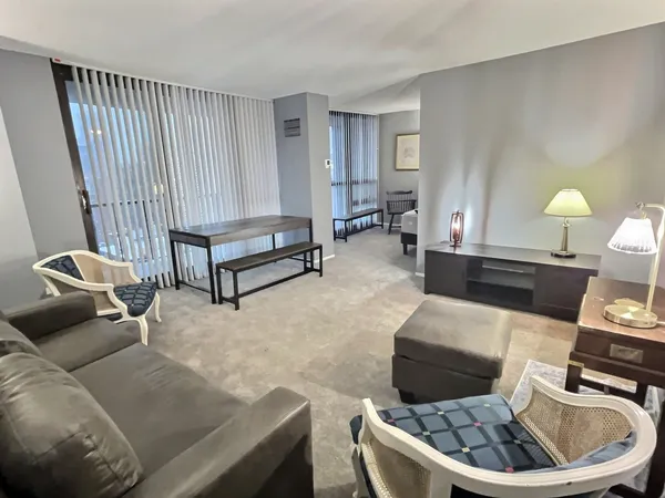 $2,200 | 10 East Ontario Street, Unit 2801, Chicago, IL 60611
