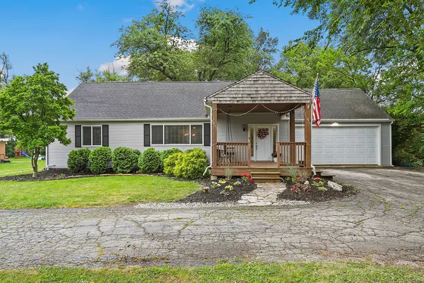 $375,000 | 3433 Flossmoor Road, Homewood, IL 60422
