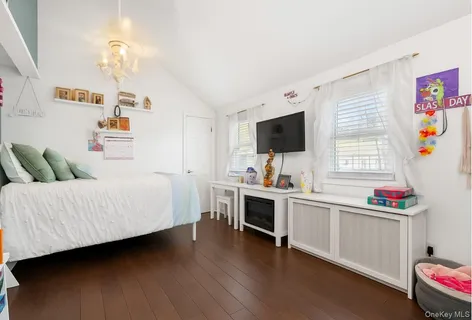 $1,150,000 | 47 Village Line Road, Babylon, NY 11702