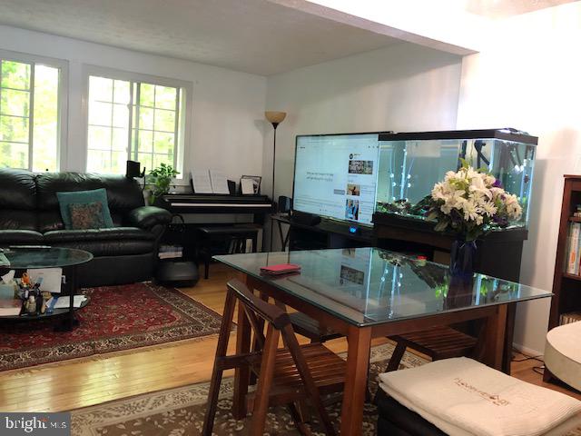 8044 Grandview Court Springfield, VA 22153 - Photo 2 of 13 Gallery Image 2