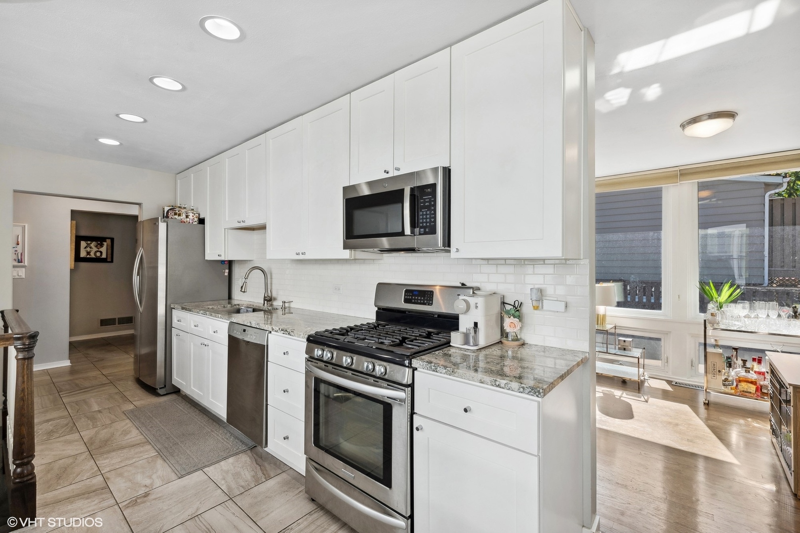 150 Caroline Avenue Elmhurst, IL 60126 - Photo 8 of 25