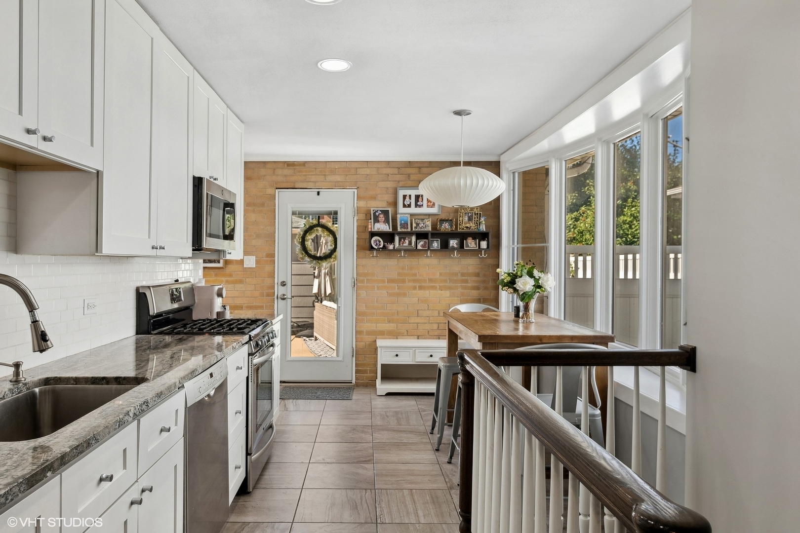 150 Caroline Avenue Elmhurst, IL 60126 - Photo 9 of 25