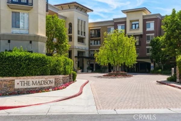 $515,000 | 24595 Town Center Drive, Unit 3305, Valencia, CA 91355