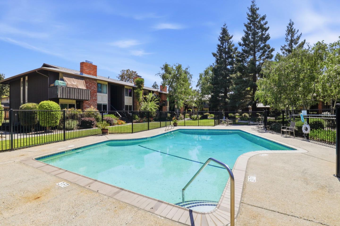 100 East Middlefield Road, Unit 3B Mountain View, CA 94043 - Photo 29 of 32 a view of a basket ball ground
