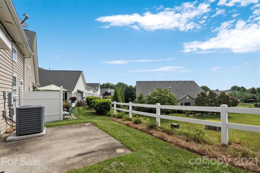 257 Garnet Court Fort Mill, SC 29708 - Photo 26 of 43 a view of a garden with an outdoor space