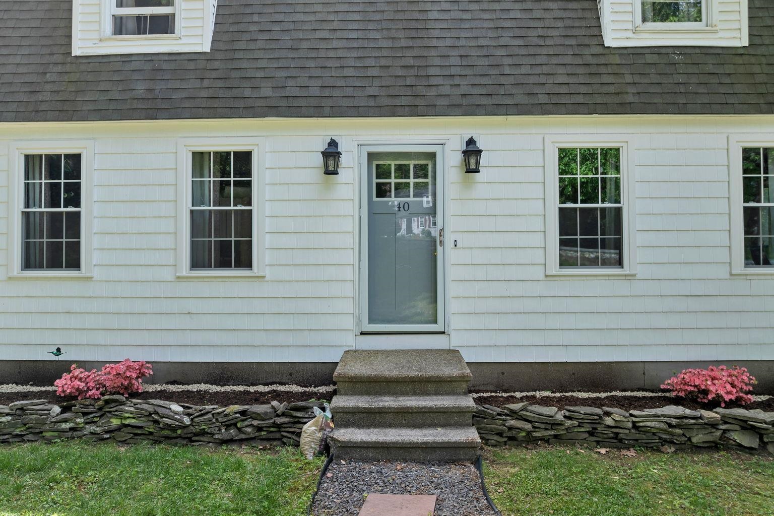 40 Sheldon Road Derry, NH 03038 - Photo 2 of 50