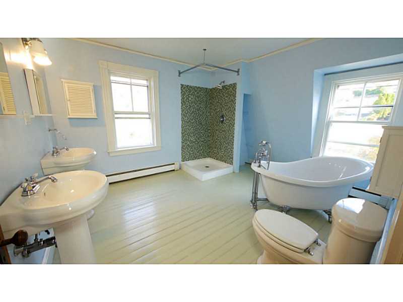 1565 Main Road Tiverton, RI 02878 - Photo 19 of 25 Bathroom. 2nd Floor Bathroom