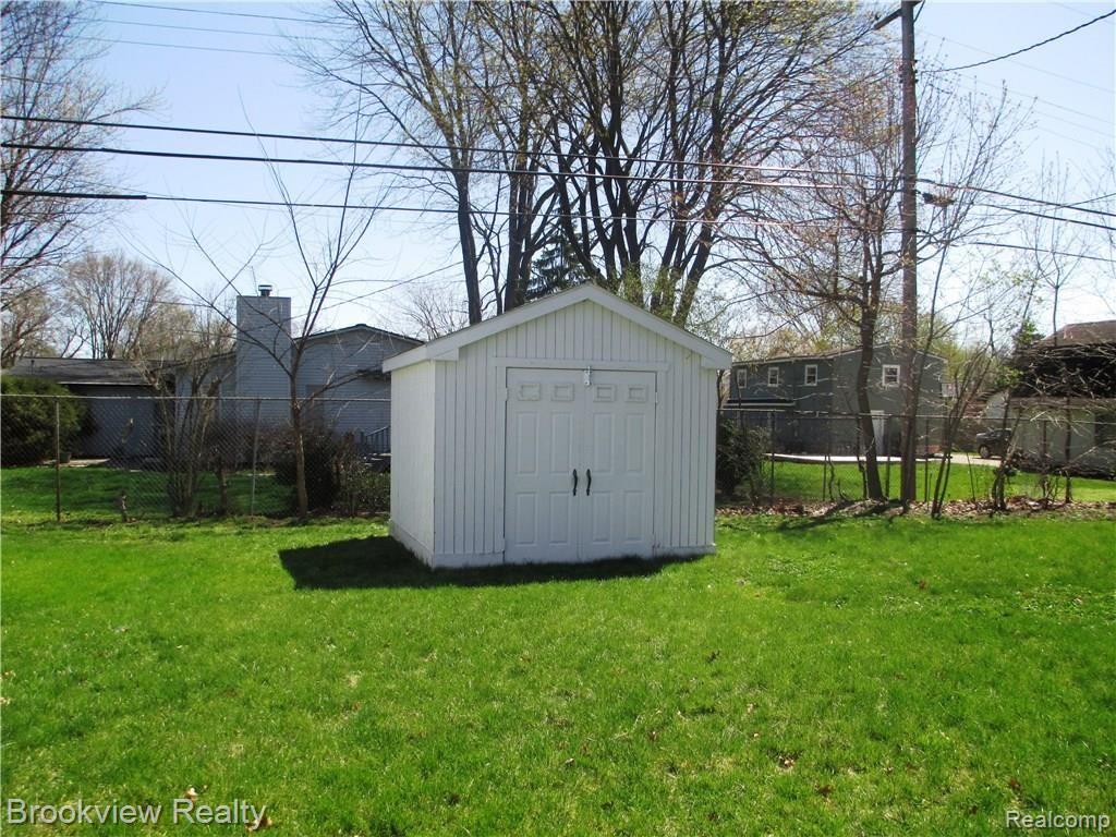 3023 Emmons Avenue Rochester Hills, MI 48307 - Photo 16 of 17