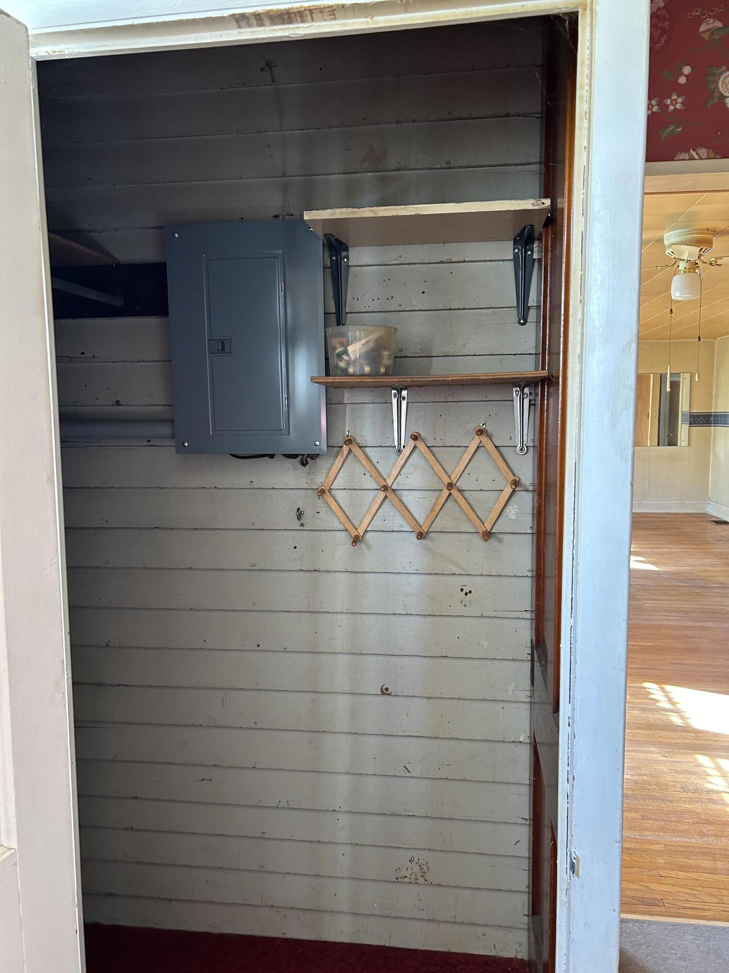 617 North Abigail Street Rensselaer, IN 47978 - Photo 32 of 44 a bathroom with a shower