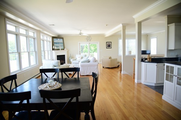 424 Hatherly Road Scituate, MA 02066 - Photo 8 of 28 Gallery Image 8