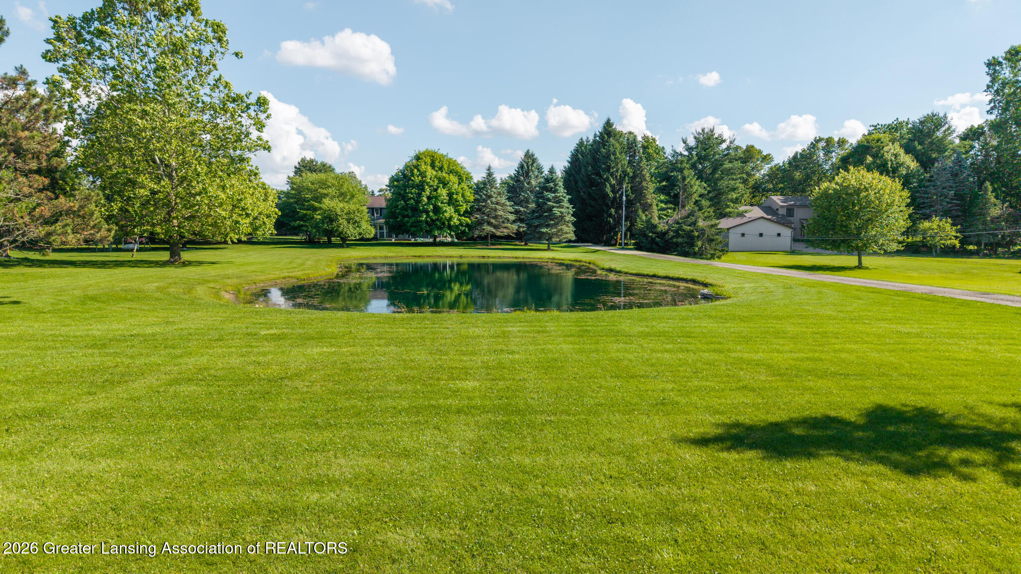 4115 West Howe Road Dewitt, MI 48820 - Photo 4 of 32 .
