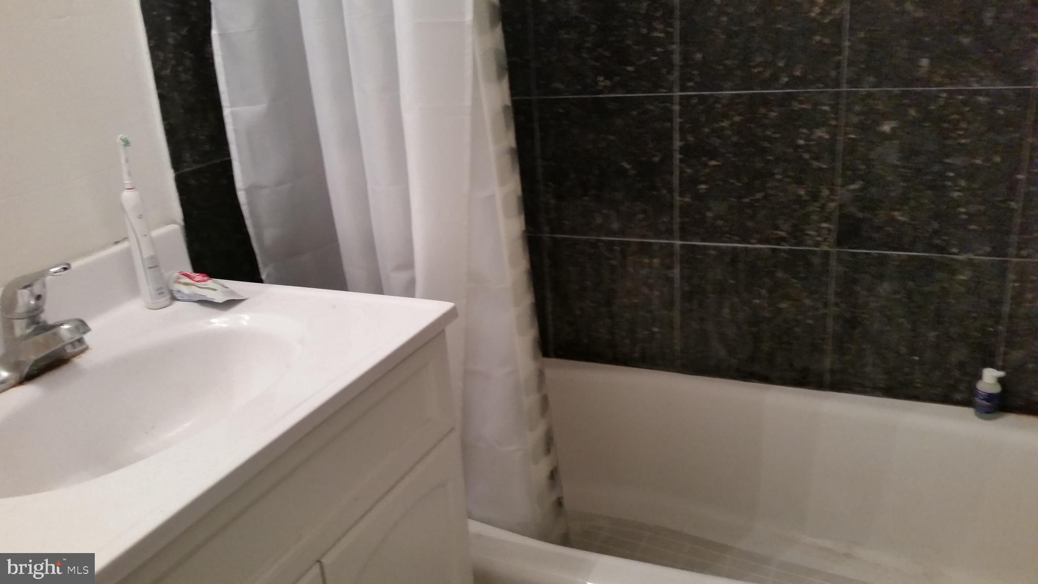 4032 Spruce Street, Unit 300 Philadelphia, PA 19104 - Photo 3 of 7
