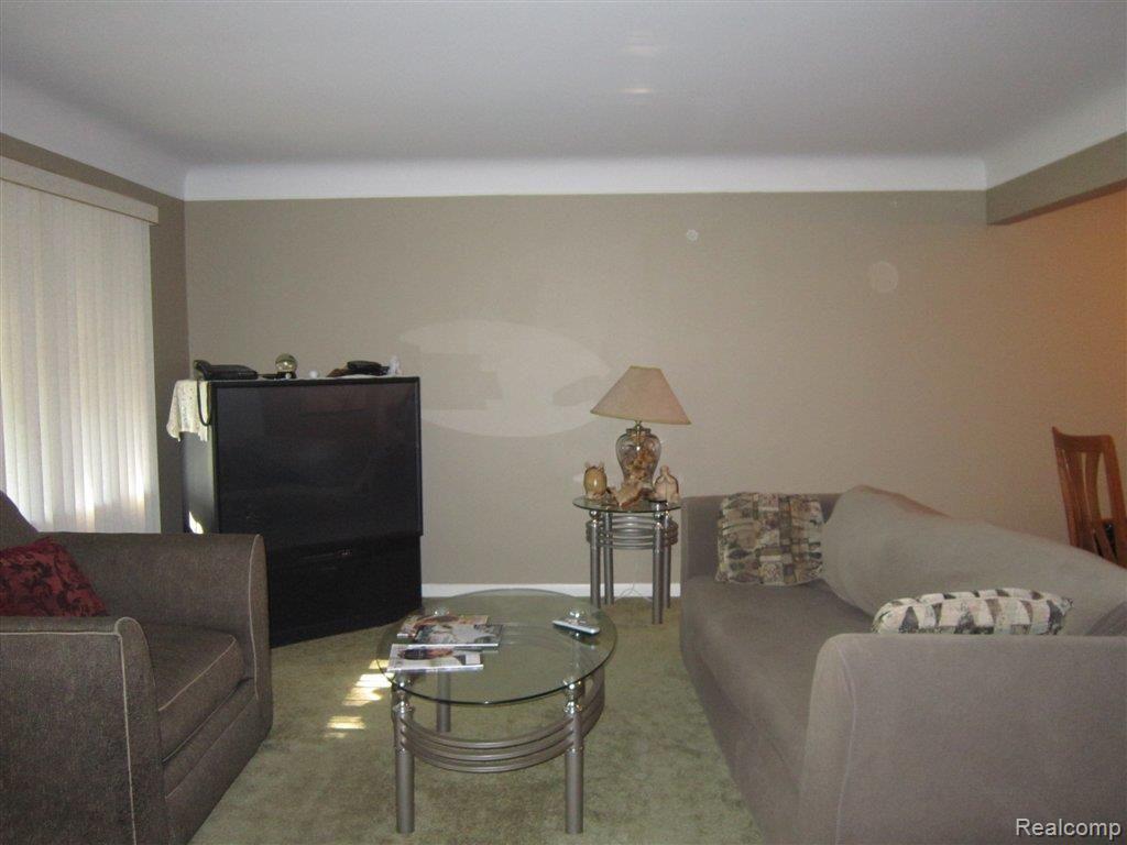 20254 Rutherford Street Detroit, MI 48235 - Photo 2 of 12 IMG_0176.jpg