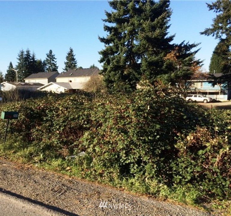 2-xxx Northeast 22nd Street Renton, WA 98056 - Photo 1 of 2 a view of a city
