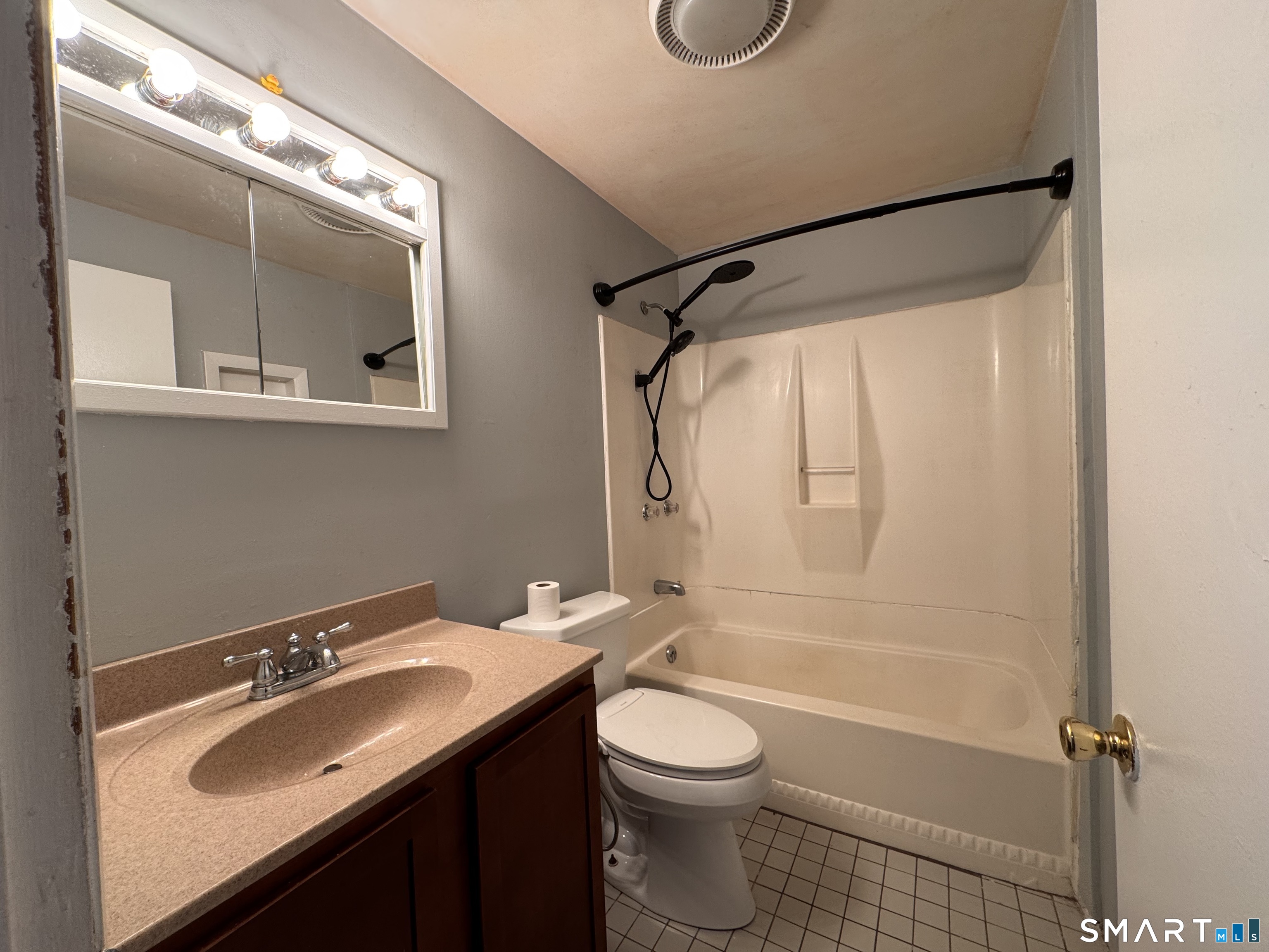 148 Westbury Park Road, Unit A Watertown, CT 06795 - Photo 12 of 20