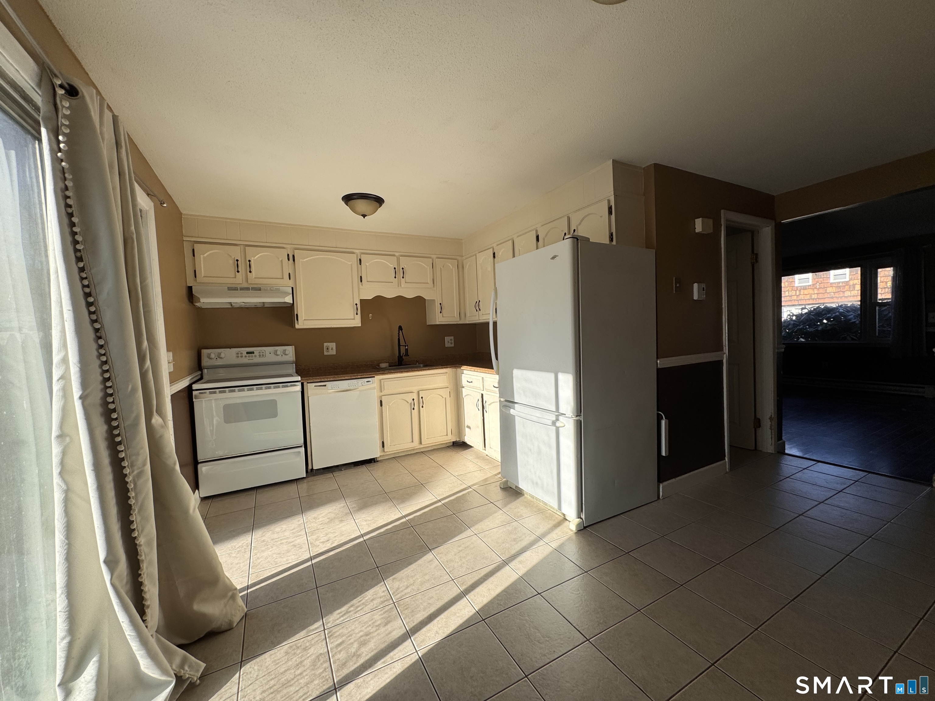 148 Westbury Park Road, Unit A Watertown, CT 06795 - Photo 8 of 20