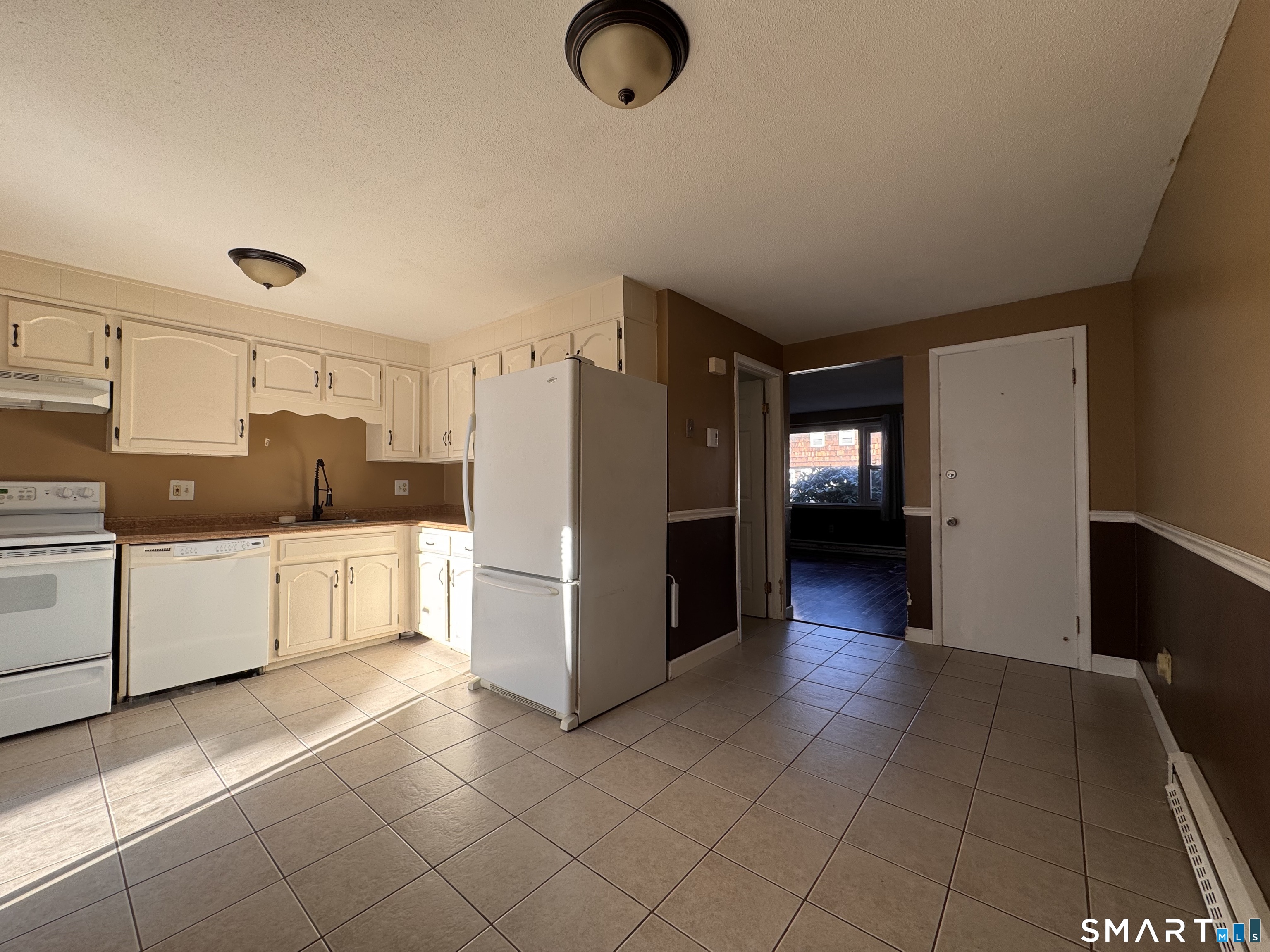 148 Westbury Park Road, Unit A Watertown, CT 06795 - Photo 9 of 20