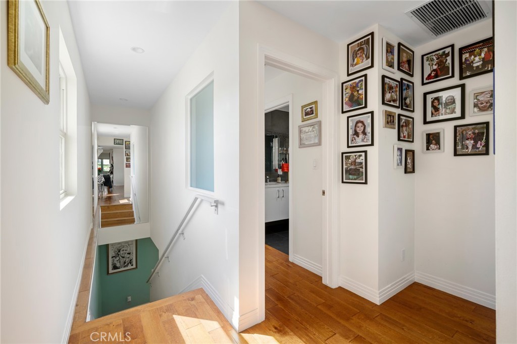 2040 West Kenneth Road Glendale, CA 91201 - Photo 35 of 64