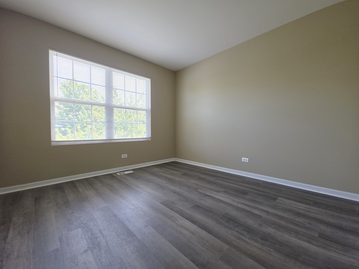 207 Springbrook Trail South Oswego, IL 60543 - Photo 10 of 15