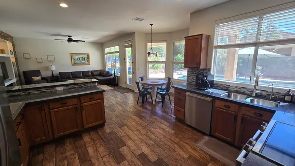 $3,295 | 8213 West Quail Avenue, Peoria, AZ 85382