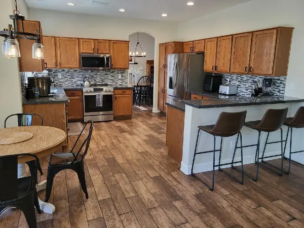 $3,295 | 8213 West Quail Avenue, Peoria, AZ 85382